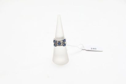 Bague à triple anneau en or blanc 18 carats...