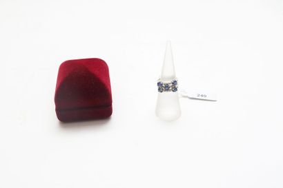 Bague à triple anneau en or blanc 18 carats...