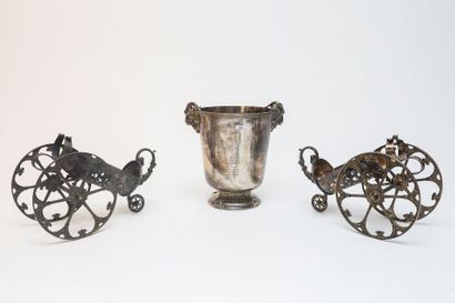 Lot d'argenterie, trois pièces (seau à champagne...