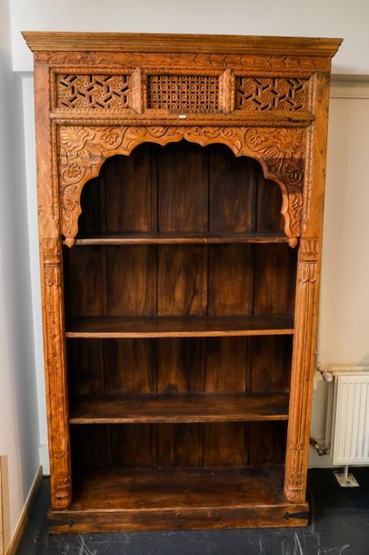INDE
Bibliothèque, XX-XXIe, bois richement...