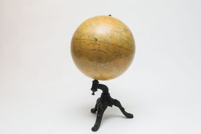 Globe terrestre, début XXe, trépied en fonte,...