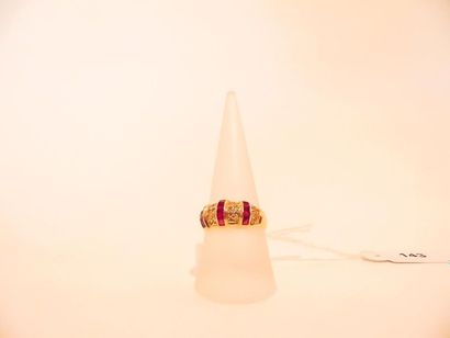 Ring in 18 karat yellow gold set with rubies...
