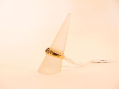 Ring in 18 karat yellow gold set with rubies...