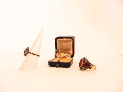Diamond-paved bezel ring, with case, t. 53,...