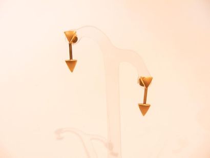 Pair of earrings in 18 karat yellow gold,...