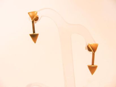 Pair of earrings in 18 karat yellow gold,...