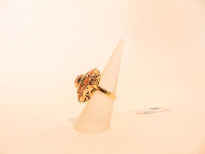 Gold ring set with coral cabochons and rose-cut...