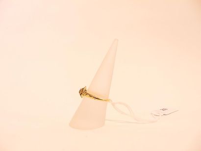 Ring in 18 karat yellow gold set with a rose-cut...