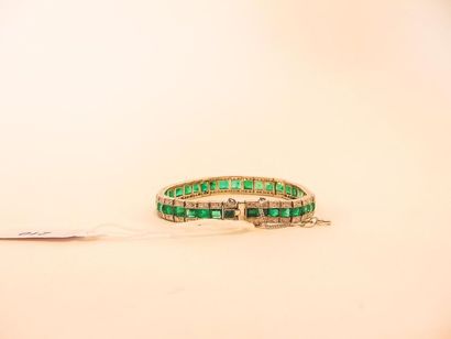 Art Deco bracelet in platinum paved with...