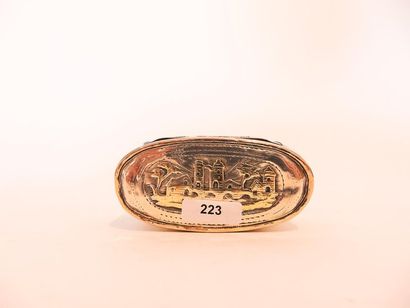 France
Oval snuffbox with landscape decoration,...