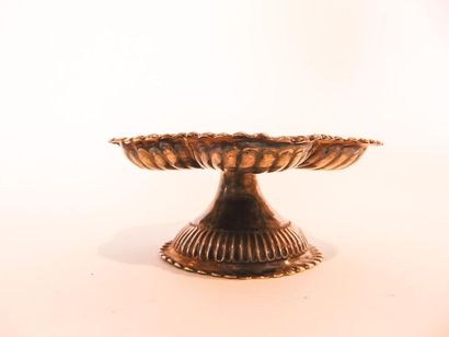 AMSTERDAM
Poly-lobed cup on pedestal, 18th...