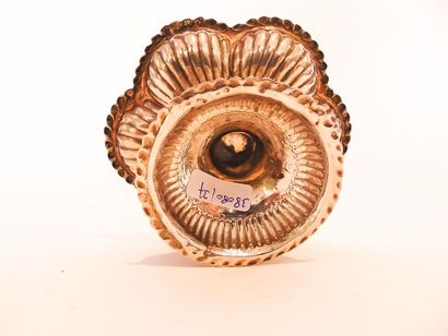 AMSTERDAM
Poly-lobed cup on pedestal, 18th...