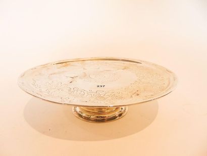 Armorial tazza, 17th-18th century, engraved...