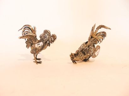 HOLLANDE
Pair of small roosters with removable...
