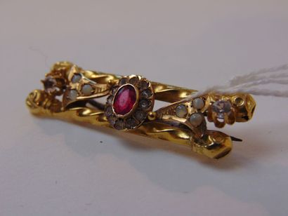 Barrette en or jaune (14 carats) sertie de...