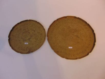 INDOCHINE
Deux plateaux polylobés, circa...