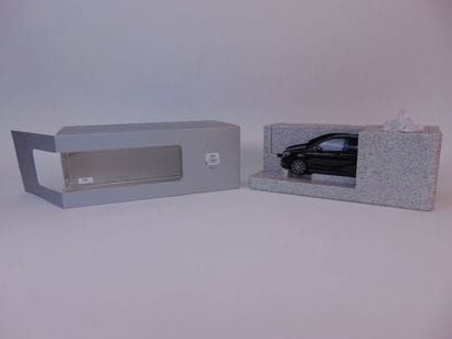MERCEDES-BENZ COLLECTION (1/18)
Mercedes-Benz...