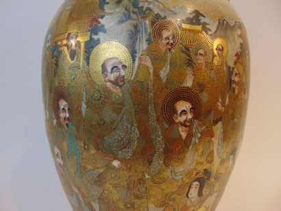 JAPON - SATSUMA
Grand vase à décor d'immortels...