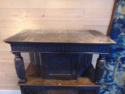 Buffet-crédence à décor de plis de serviette...
