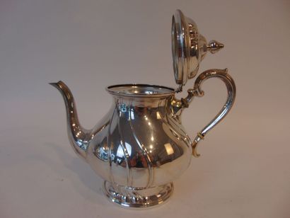 Service à thé et café en balustre sur piédouche...