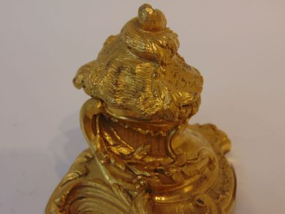 Encrier de style Rocaille, XIXe, bronze finement...