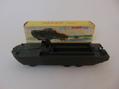 DINKY TOYS
Lot de matériel militaire, quatre...