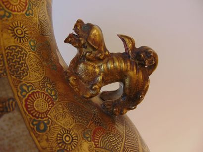 JAPON - SATSUMA
Grand vase à décor d'immortels...