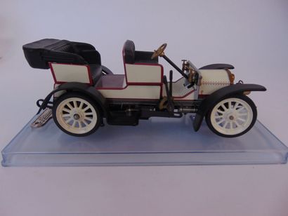 SCHUCO 1229
Mercedes-Benz Simplex (1902),...