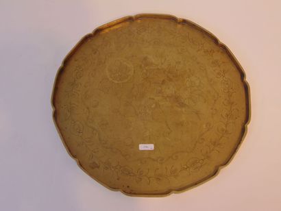 INDOCHINE
Deux plateaux polylobés, circa...