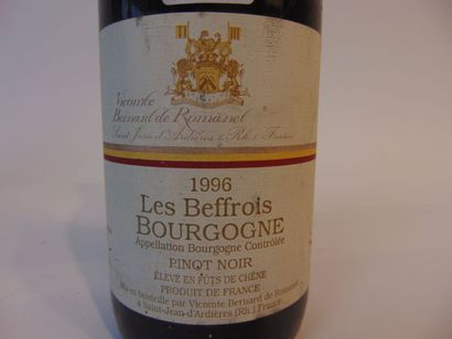 BOURGOGNE
Rouge, trois bouteilles :

- (NUITS-SAINT-GEORGES),...