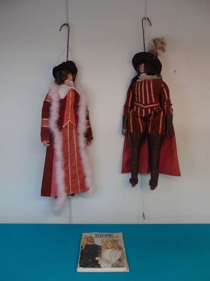 Deux marionnettes de Toone (Roxane et Cyrano...