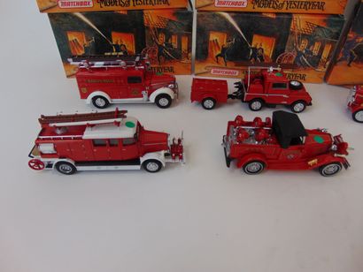 MATCHBOX (MODELS OF YESTERYEAR)
Fire Engine...