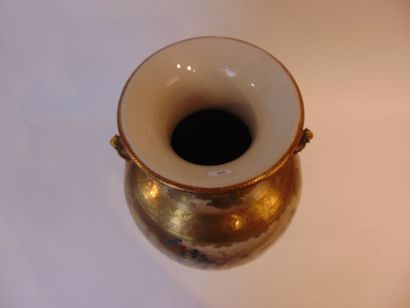 JAPON - SATSUMA
Grand vase à décor d'immortels...
