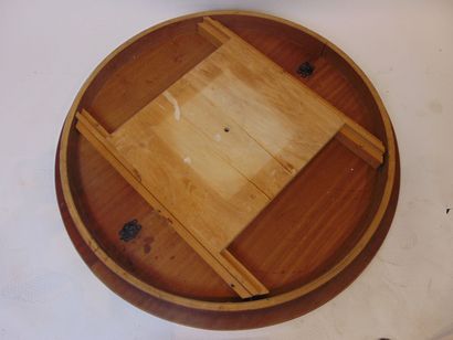 Table-guéridon anglaise, fin XXe, bois teinté,...