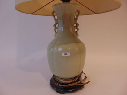 Lampe de table à fût dans le goût de la Chine,...