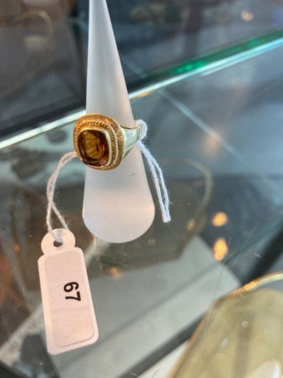 Bague en or jaune (18 carats) sertie d'une...