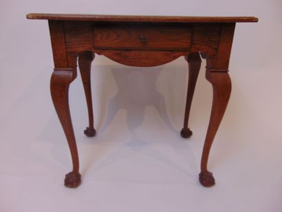 Table d'appoint anglaise à plateau rectangulaire...