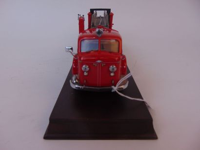 FRANKLIN MINT (1/32)
American La France Fire...