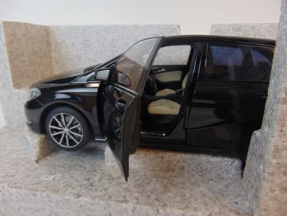 MERCEDES-BENZ COLLECTION (1/18)
Mercedes-Benz...
