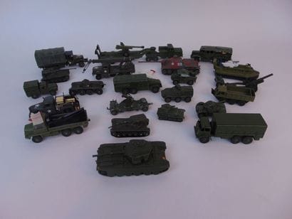 DINKY TOYS et SUPERTOYS
Military vehicle...