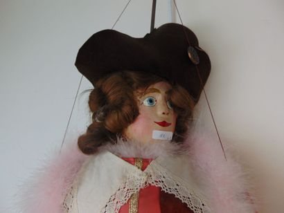Deux marionnettes de Toone (Roxane et Cyrano...