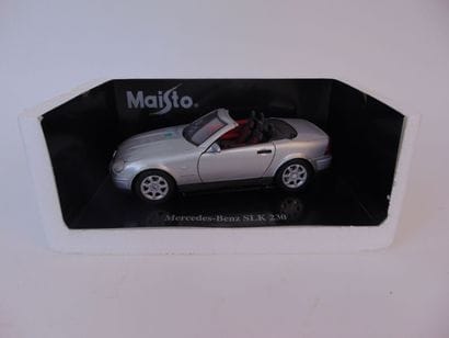 MAISTO (1/18)
Mercedes-Benz SLK 230, emballage...