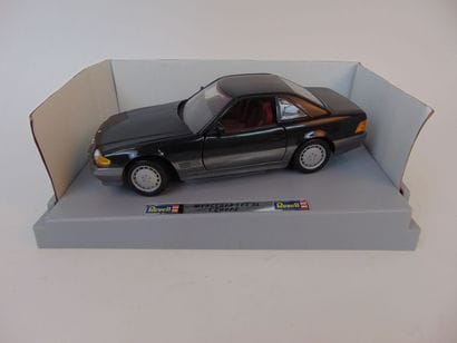 MERCEDES-BENZ COLLECTION - REVELL (1/18)
Mercedes-Benz...