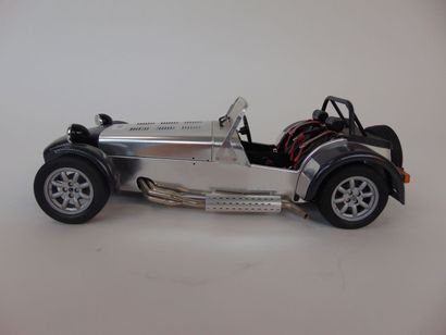 TAMIYA (1/12)
Caterham Super Seven BDR /...