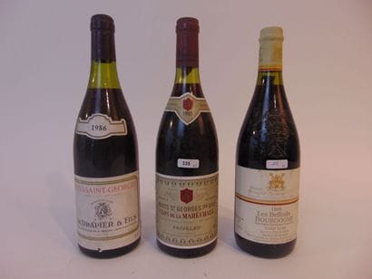 BOURGOGNE
Rouge, trois bouteilles :

- (NUITS-SAINT-GEORGES),...
