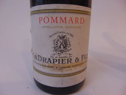 BOURGOGNE
Rouge et blanc, quatre bouteilles...