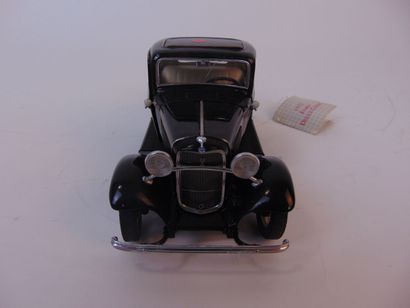 FRANKLIN MINT (1/24)
Ford Deuce Coupé (1932),...