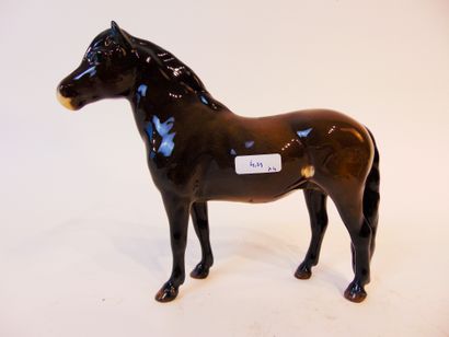 BESWICK - ENGLAND
Trois sujets équins, XXe,...