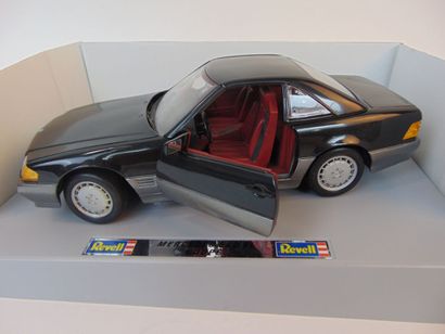 MERCEDES-BENZ COLLECTION - REVELL (1/18)
Mercedes-Benz...