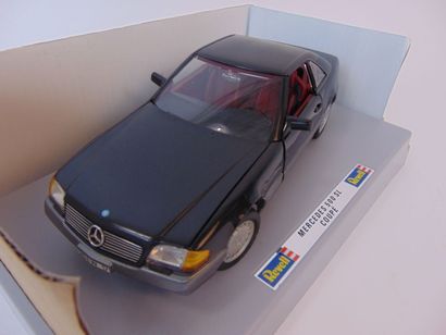 MERCEDES-BENZ COLLECTION - REVELL (1/18)
Mercedes-Benz...